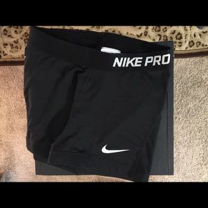 Black nike pro